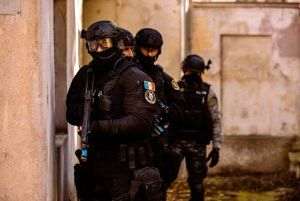 Numărul poliţiştilor concediaţi şi excluşi din forţele de poliţie din Anglia şi Ţara Galilor, în creştere cu 24% în ultimul an